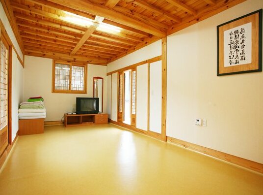 Gangneung Valley Hanok Pension - Photo2