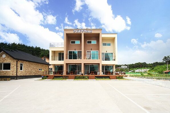 Gyeongpo Lacvert Pension - Photo3