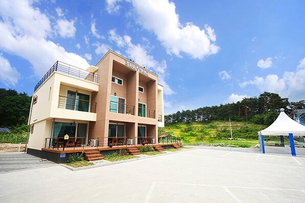 Gyeongpo Lacvert Pension - Photo4