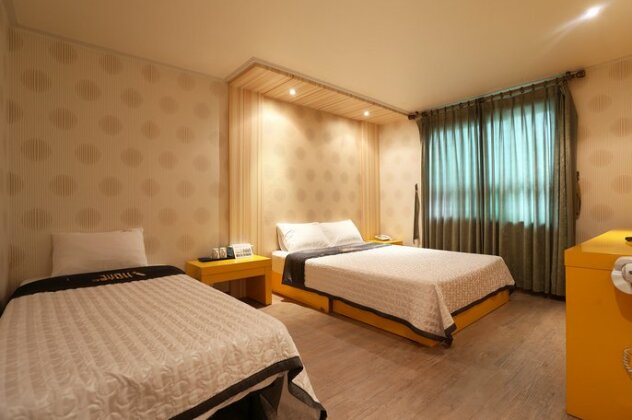 I-Holic Hotel - Photo4