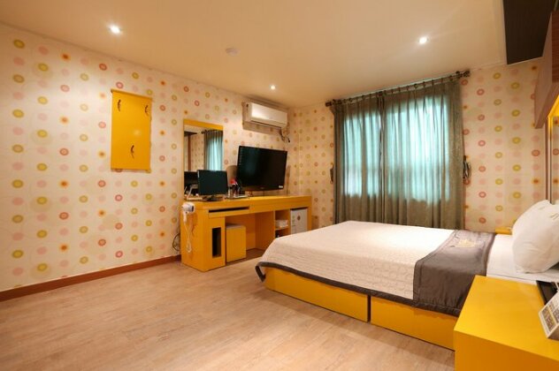 I-Holic Hotel - Photo5