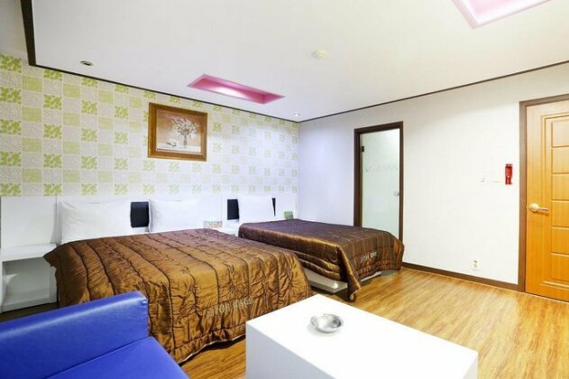 Mona Lisa Motel Gangneung - Photo3