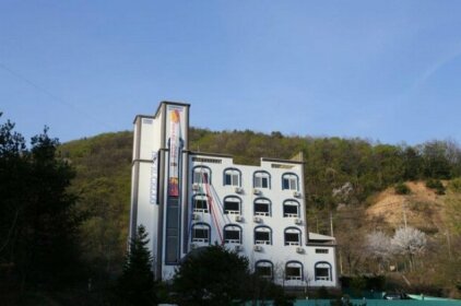 Cello Hotel Gapyeong-gun