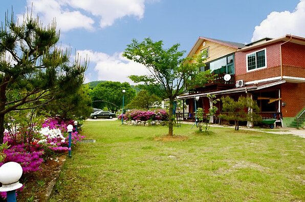 GaPyeong Clear Brook Green Mountain Pension - Photo2