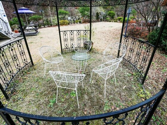 Gapyeong Flower Field Pension - Photo3