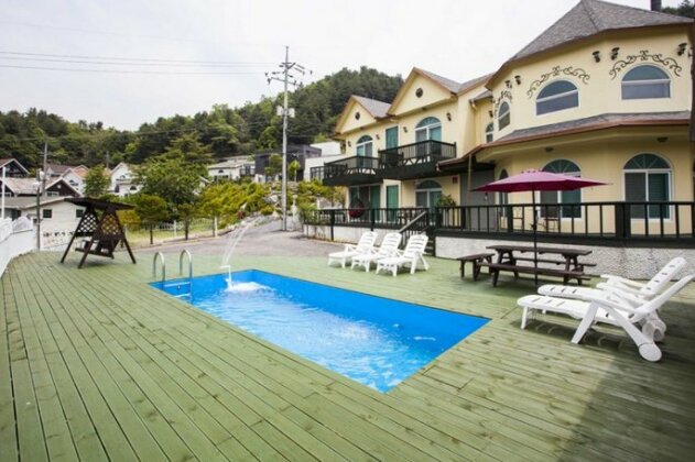 GaPyeong Hae Deu Rag Pension - Photo2