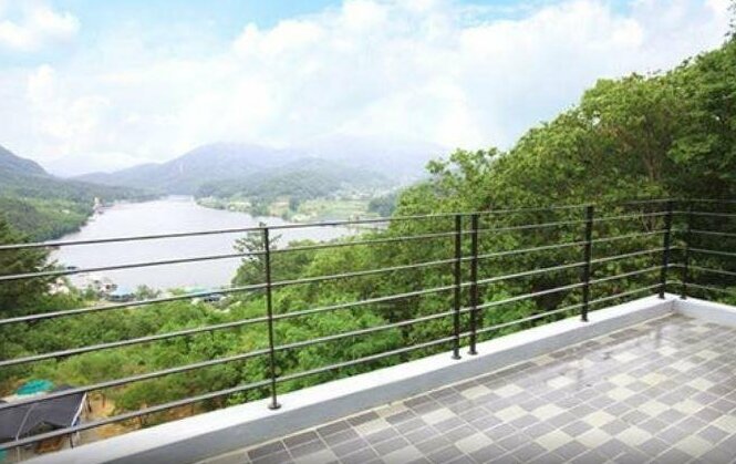 Gapyeong River View Pension - Photo2