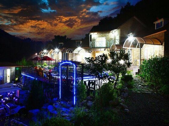 Gapyeong Sky Forest Pension - Photo2