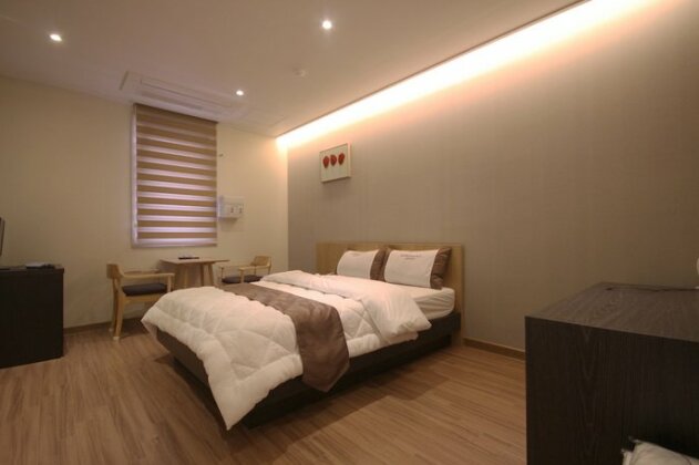 Aju Business Hotel - Photo2