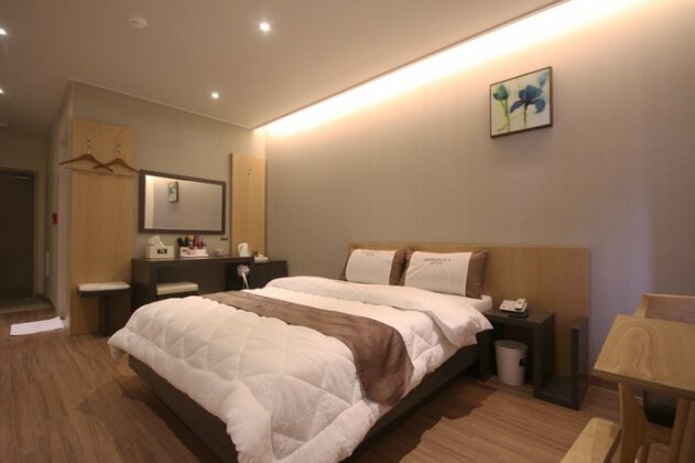 Aju Business Hotel - Photo4