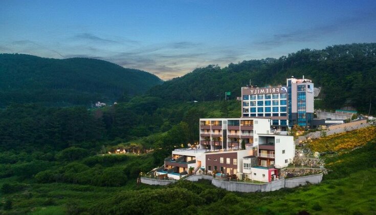 Friemily Hotel - Photo2