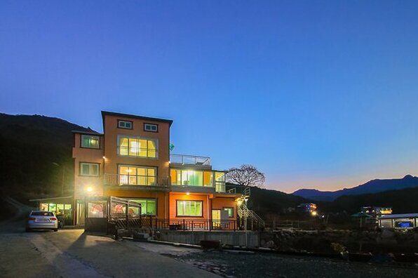 Geoje Dawn Sea Pension - Photo3