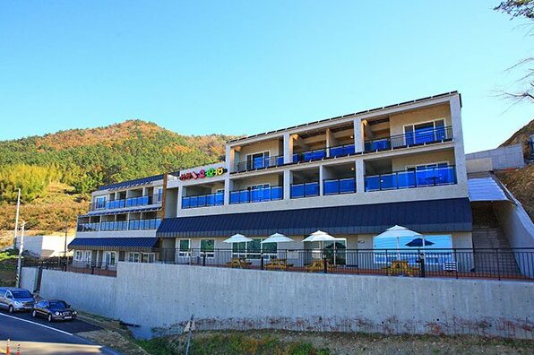 Geoje How Are You Pension - Photo2