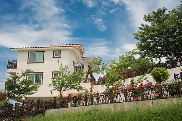 Geoje Monet's Garden Pension - Photo5