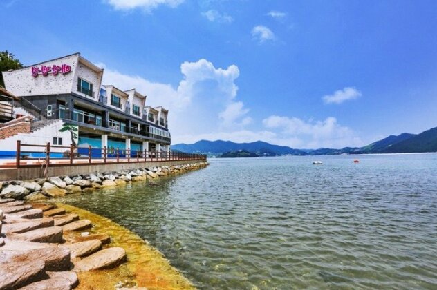 Geoje Seashore Pension Geoje City - Photo2