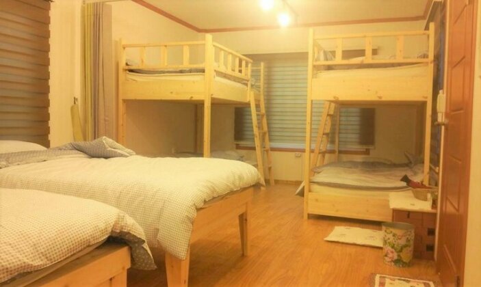 Geoje Ton Ton Guesthouse - Photo2