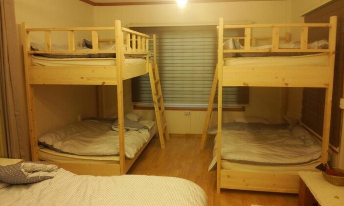 Geoje Ton Ton Guesthouse - Photo4
