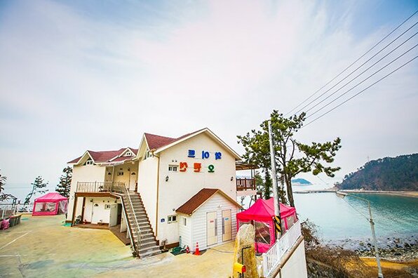 Geoje White O Pension - Photo4