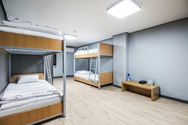Hotel Deluxe Geoje City - Photo4