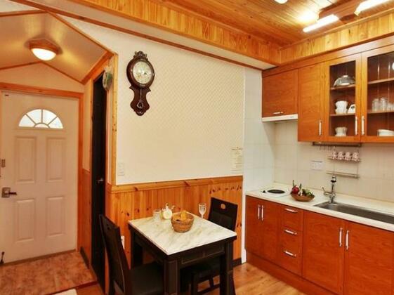 Sunshine Beach Pension - Photo2