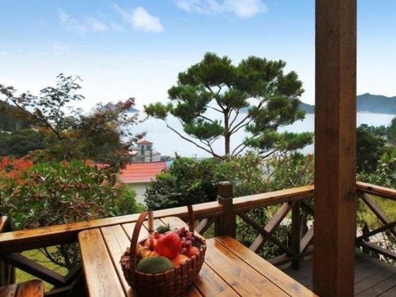 Sunshine Beach Pension - Photo3