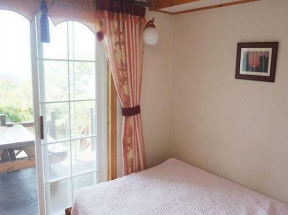 Sunshine Beach Pension - Photo4