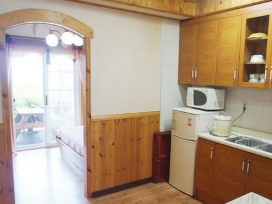Sunshine Beach Pension - Photo5