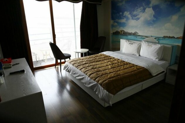 Tiffany Resortel - Photo5