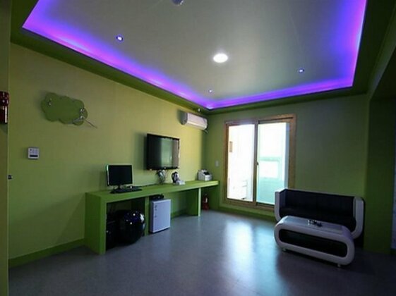 W Motel Geoje - Photo3