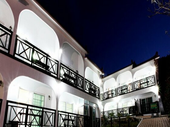 White Narae Pension - Photo4