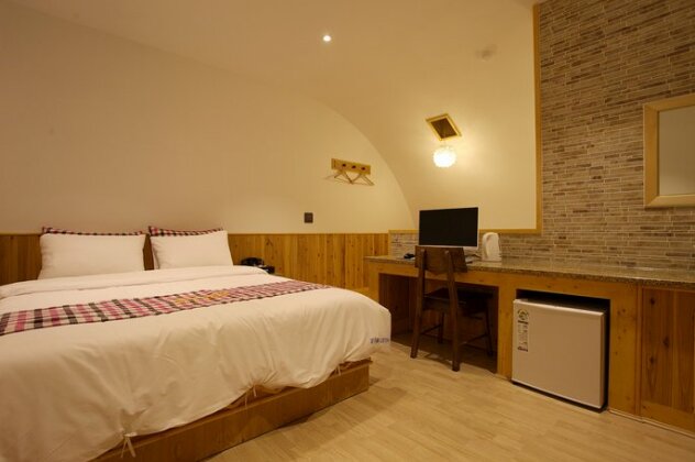 Gongju Evian - Photo5