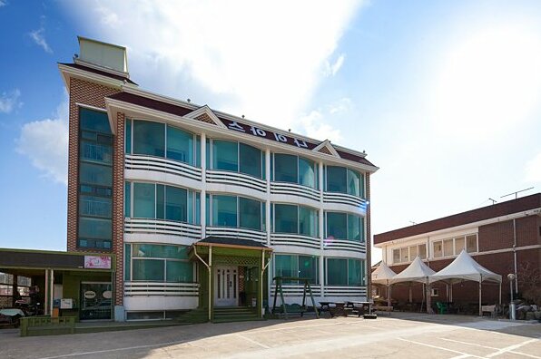 Goseong Naiaseu Pension - Photo4