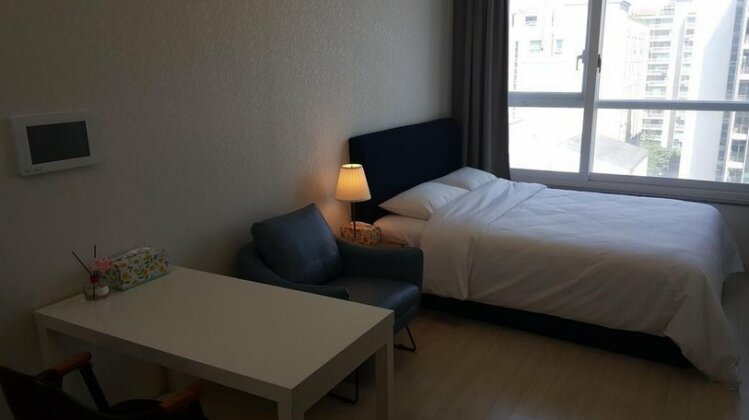 H stay Apartment - Photo4
