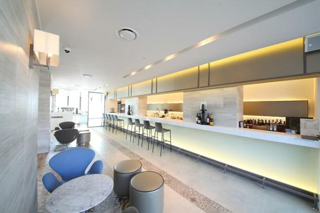Avon Hotel Gunsan - Photo3