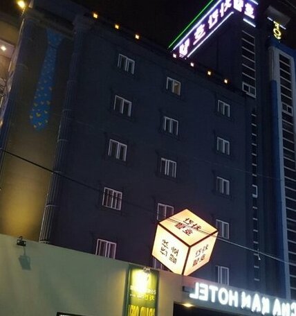 Chakan Hotel