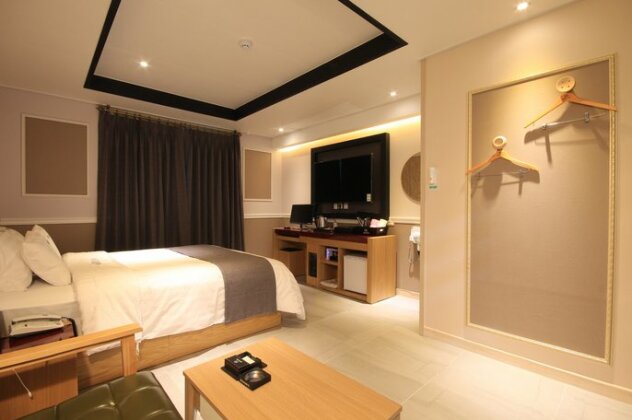 Gunsan Hera Drive Unmanned Hotel - Photo3
