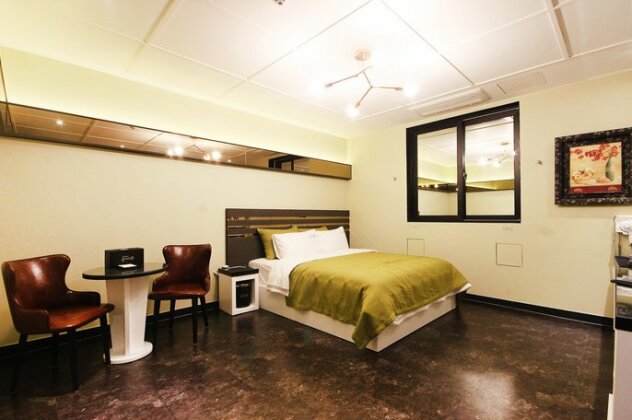 Motel Rings - Photo3