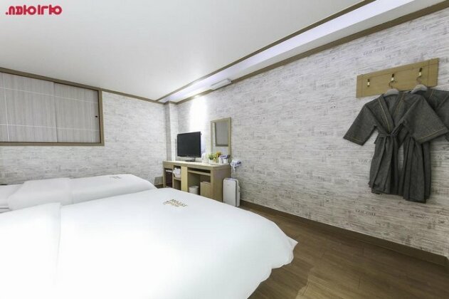 Q Motel Gunsan - Photo5
