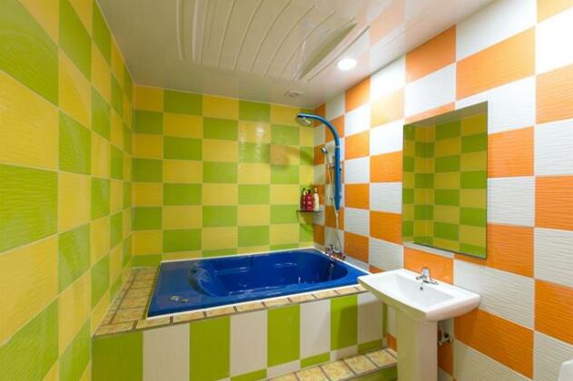 Tower Palace Tourist Hotel - Photo4