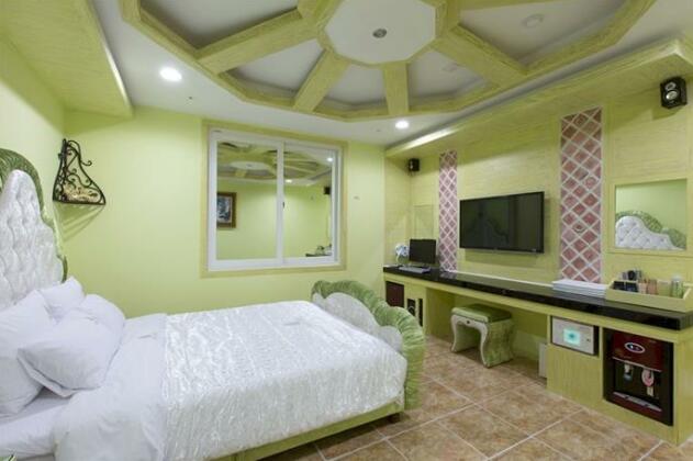 Tower Palace Tourist Hotel - Photo5
