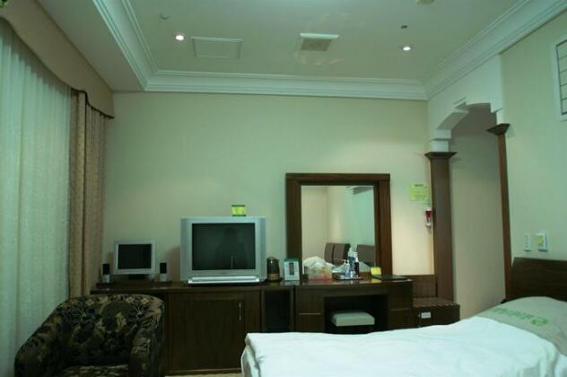 Masters Tourist Hotel - Photo4