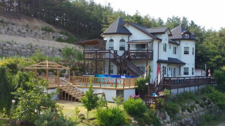 Another World Pension - Photo2
