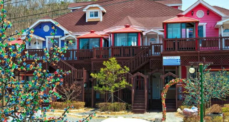 Euro Village Resort and Pension - Photo3