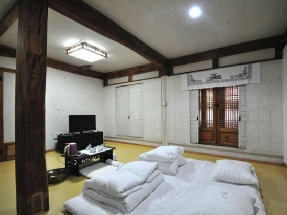 Gallery Jin Hanok Guesthouse - Photo2