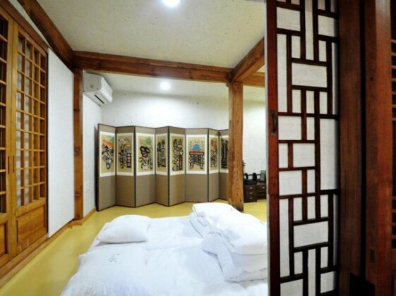 Gallery Jin Hanok Guesthouse - Photo5
