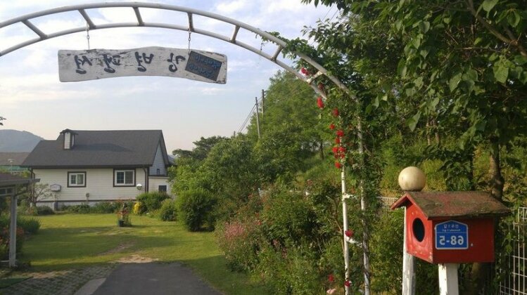 Gangbyeon Pension - Photo2