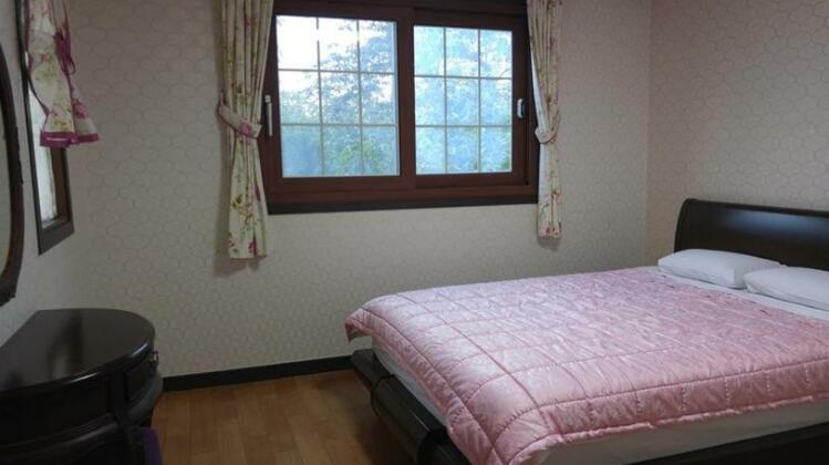 Gangbyeon Pension - Photo3