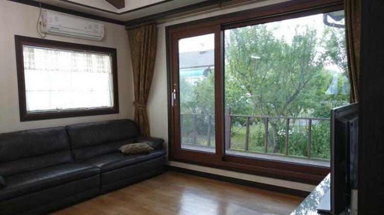 Gangbyeon Pension - Photo4