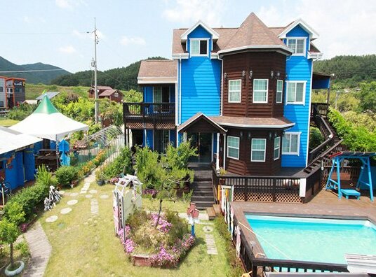 Gyeongju Blue Hill Pension - Photo2