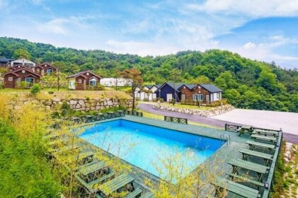 Gyeongju Camp Five Pension & Glamping